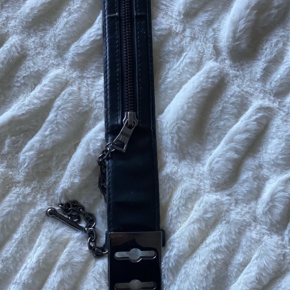 BCBG toggle and chain belt in black - Picture 9 of 13